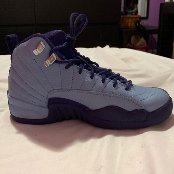 Worn once comes with box no creases or scuffs - Picture 4 of 7